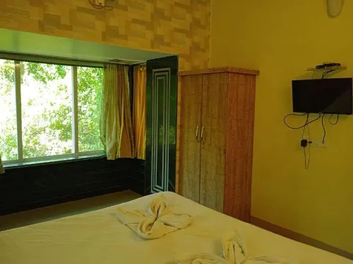Raval House فنادق في Dandeghar
