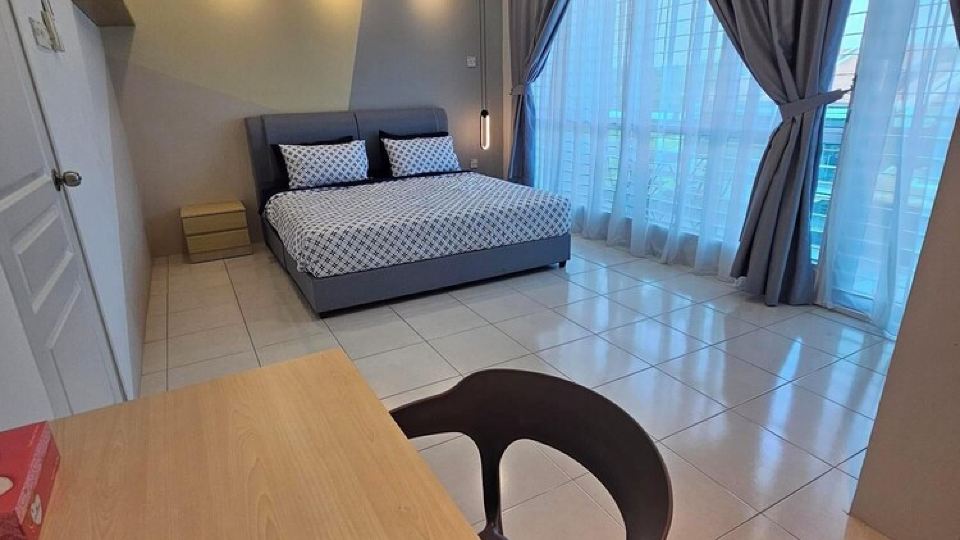 CozyHome - 3 bedroom Town House with free Wi-Fi