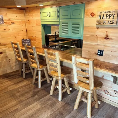 Your rustic lakeside retreat awaits at Goldens on the Lake!