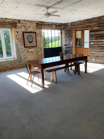 Gîte au Cœur du Beaujolais, Dans un Domaine Viticole Отели в г. Бюли