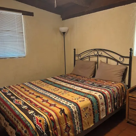 Guest Ranch Casita with Full Kitchen, Huge Private Yard, BBQ. Off Season Rates!
