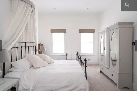 Exclusive Apartment with terrace, garage, gym in Georgian Residence well located