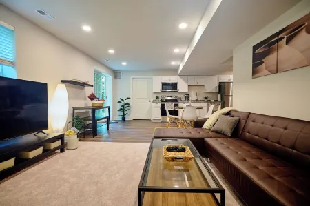 Four Seasons Apartment in charming Elkridge Отели рядом с достопримечательностью «Belmont Manor & Historic Park»