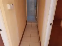 Property is located in a middleclass community, and fifteen minutes from Roseau. 住宿飯店