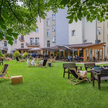 Abella Suites & Apartments by Artery Hotels Отели рядом с достопримечательностью «Лобзув»