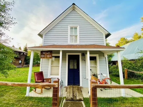 Magic In All Directions - 3 Bdrms, 2 1/2 Bths, WrkSpc & WiFi