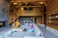 Chalet for up to 10 people with sauna nestled in the valley of 3 mountains