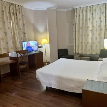 新羅馬飯店 梅里達附近的飯店