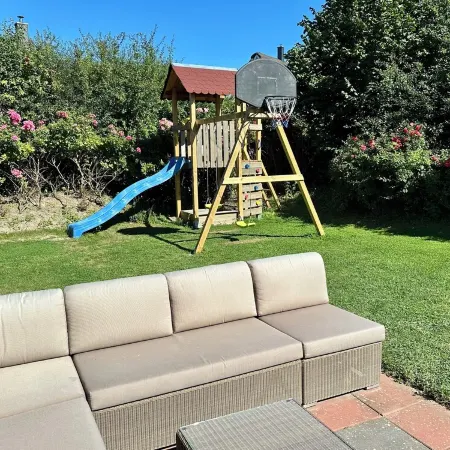 Vacation home, 500m to the beach, up to 8 people, 4 bedrooms, free WLAN
