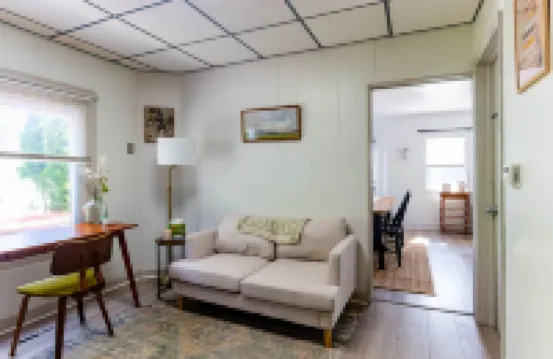 Cozy home in downtown Dearborn