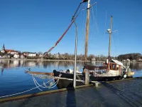 Idyllische Ferienwohnung mit Balkon und Großer Gartenanlage Hotels in Guby