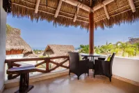Ocean views, breathtaking sunsets, gorgeous villa