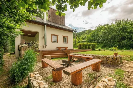 Cottage under the forest on the Trutnov Trails