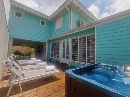 2 minutes from the beach, pool, jacuzzi and parking included in a secure residence!