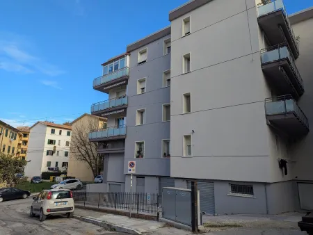 Apartment Grazie area, a few minutes from downtown in a quiet and serviced area