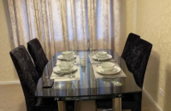 Dunfermline, 2 bedroom home with on-street parking