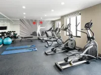GLō Best Western Bronx NYC Hotels near Millbrook Park