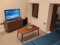 Superior 1 Bed Apartment Amesbury Town Centre, Stonehenge Hotels in Amesbury