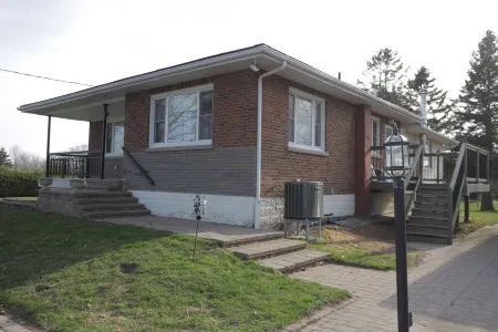 Peaceful & Cozy 3 Bedroom House In Newcastle, ON Отели рядом с достопримечательностью «Ганараска Форест»