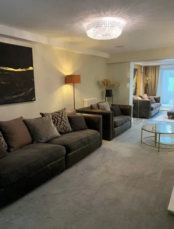 7 bed | 3 bath | M25 | Parking | Long term group bookings Отели рядом со станцией Chafford Hundred Lakeside Railway Station