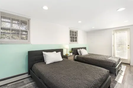 Charming Modern Home - Winter and Summer Retreat