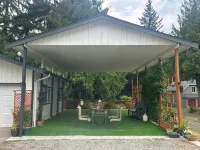 Private Driveway and Outdoor Patio Oasis - Serene Cottage Retreat