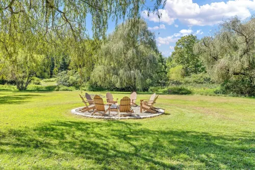 Whispering Willow Retreat - Hot Tub & Fire Pit, 14Min to NRG