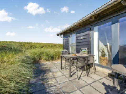 "Antonie" - 95m from the Sea