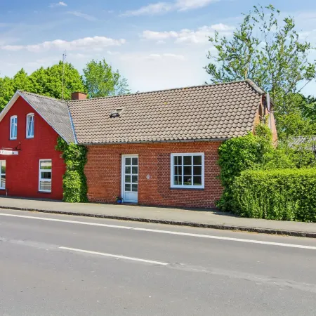 "Kiri" - 24km from the Sea