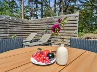 "Ellinor" - 300m from the Sea