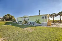 Pet-Friendly Home 10 Mi to Lake Okeechobee! Hotels in Hendry County