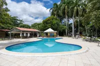Best Western Las Mercedes Airport - Pools