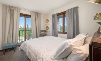 10 Min to Resort! Amazing Views & Sauna!