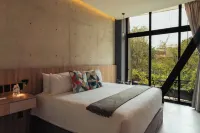Street Art Hotel Roma - balcony