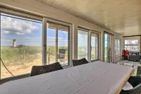 Charming Oceanfront Home on Salisbury Beach - Homestays