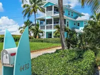 Stunning 4/3 w/ Heated Pool, Water View & Arcade! Hotels in Jensen Beach
