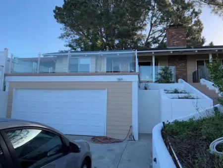 Cardiff Hope House with Ocean View