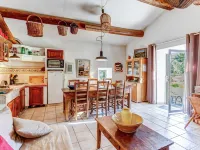 Cottage in Oppede amidst Vineyards 오뻬드 호텔