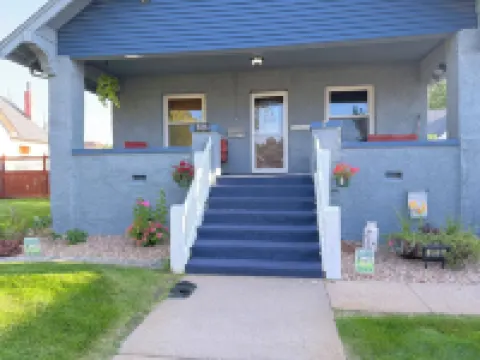 Charming family home less than 10 min from I-80 Hotels in 