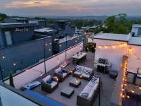 Rooftop Deck & Shuffleboard BBQ Near Downtown - Water Park