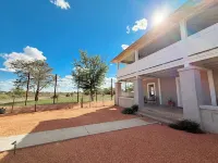 Dickson Marfa House - Spacious 7-Bedroom Vacation Rental + Events