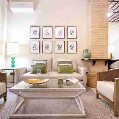 Spacious apartment in Seville center. Acetres III Rooms