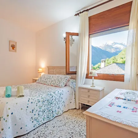 Cozy Pyrenees Getaway