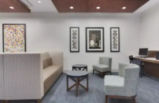 勞德代爾堡機場/郵輪智選假日套房酒店