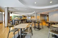 塔拉哈西中央萬豪SpringHill飯店 - 早餐