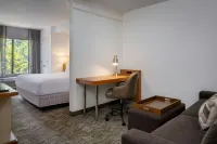 SpringHill Suites Charleston North/Ashley Phosphate Hotel a 