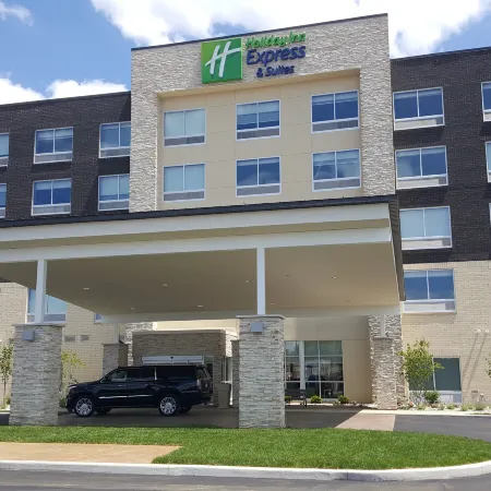 Holiday Inn Express & Suites TOLEDO WEST by IHG