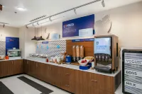 홀리데이 인 익스프레스 & 스위트 오크허스트 - 요세미티 파크 지역 바이 IHG - 조식 운영