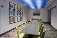 Holiday Inn Express & Suites CINCINNATI NORTH - LIBERTY WAY by IHG - parking