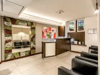 Hotel Rinascimento 鄰近加富爾廣場（Piazza Cavour）的酒店